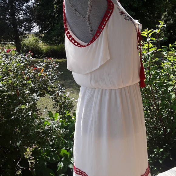 Love Fire off shoulder embroidered Dress - Picture 5 of 10